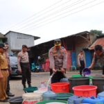 Polresta Bandar Lampung Salurkan Air Bersih untuk Warga Terdampak Banjir IMG-20250120-WA0111