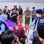 Bupati Egi Tinjau Banjir Jati Agung Malam Hari, Pastikan Penanganan Cepat untuk Warga