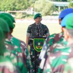 Danrem 043/Gatam Lepas Keberangkatan Cuti Gelombang Pertama dan Berikan Tali Asih