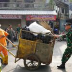 Danrem 043/Gatam Pimpin Aksi Bersih Pasar Cendrawasih Sambut HUT Ke-1 Kodam XXI/Radin Inten